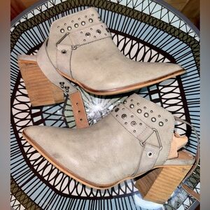 Miim studded clogs